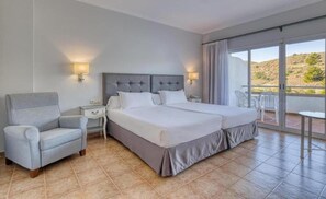 コンフォート ダブルルーム | ミニバー、セーフティボックス (室内)、アイロン / アイロン台