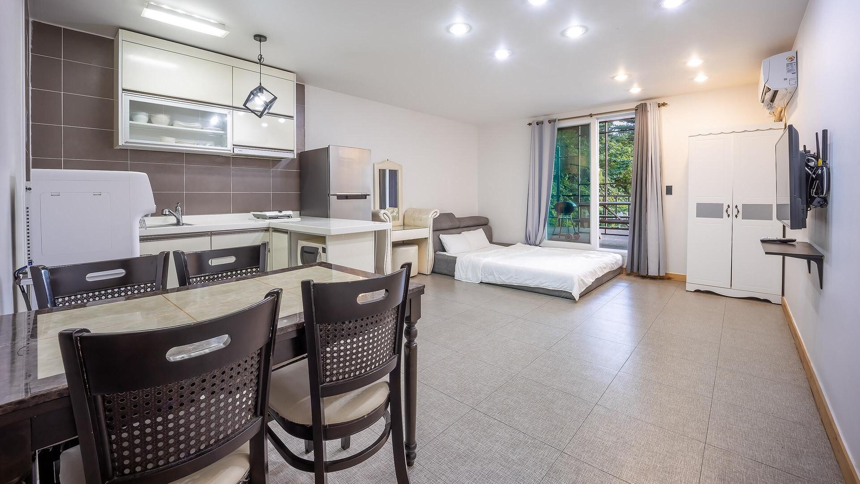 Basic-rum - 1 sovrum (Bdong 102ho(pet,Familyroom)) | 1 sovrum och gratis wi-fi