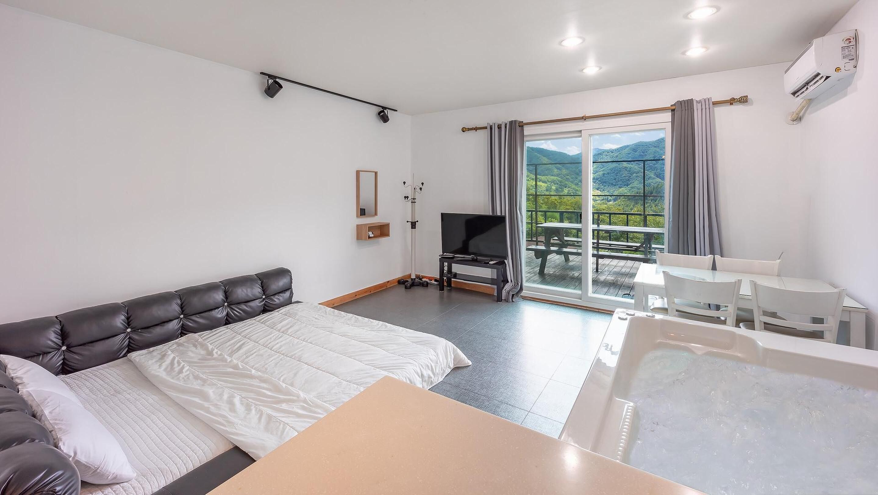 Basic-rum - 1 sovrum (Adong 201ho(Pet,Spa)) | 1 sovrum och gratis wi-fi