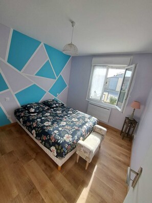 3 Schlafzimmer, Reisekinderbett, kostenloses WLAN, Bettwäsche