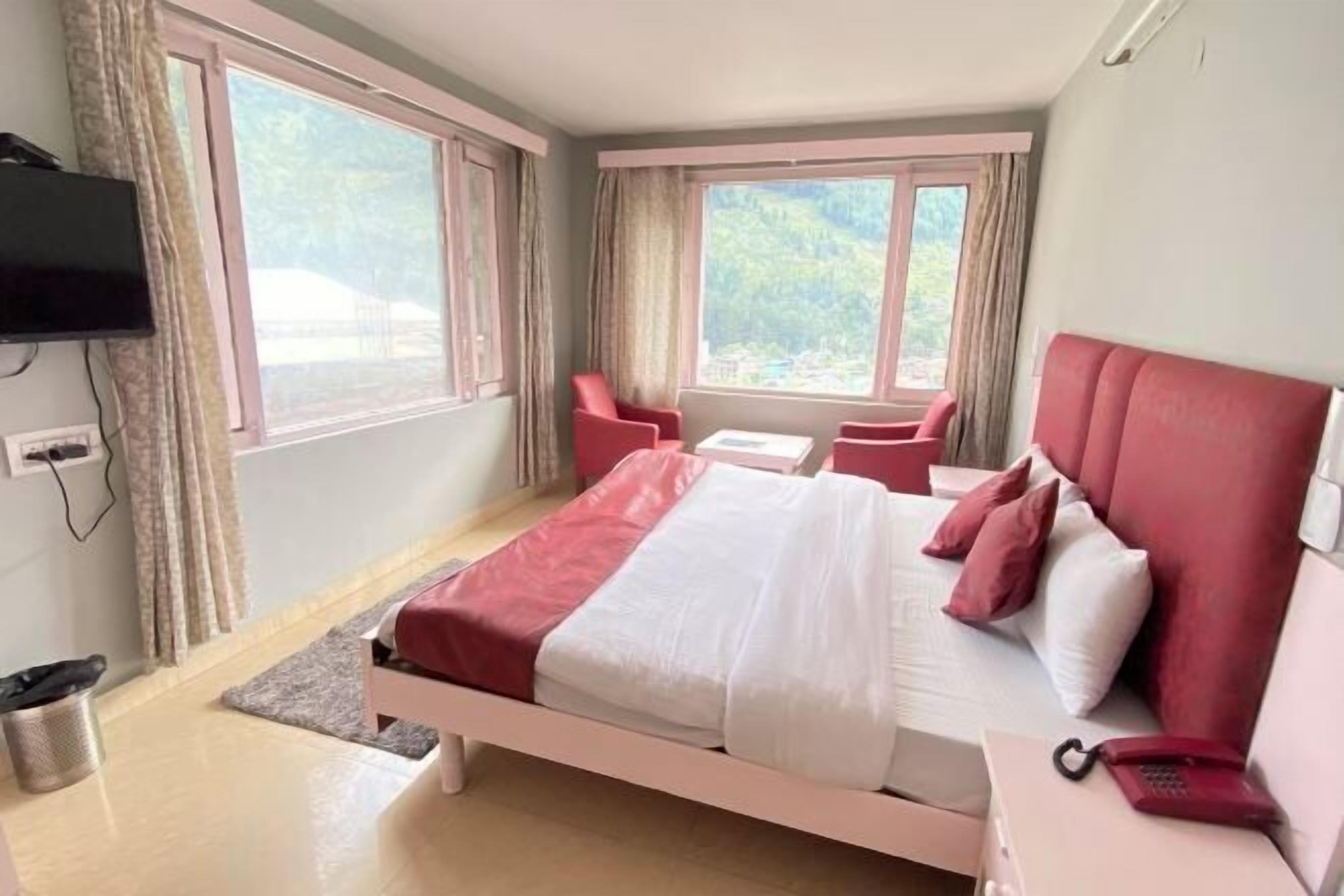 واي فاي مجانًا وملاءات أسرّة