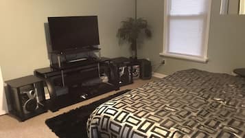 1 bedroom, desk, iron/ironing board, free WiFi