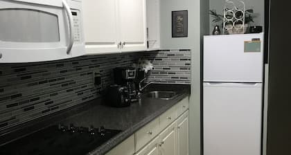 Your Getaway home /Finished Basement Private entry
