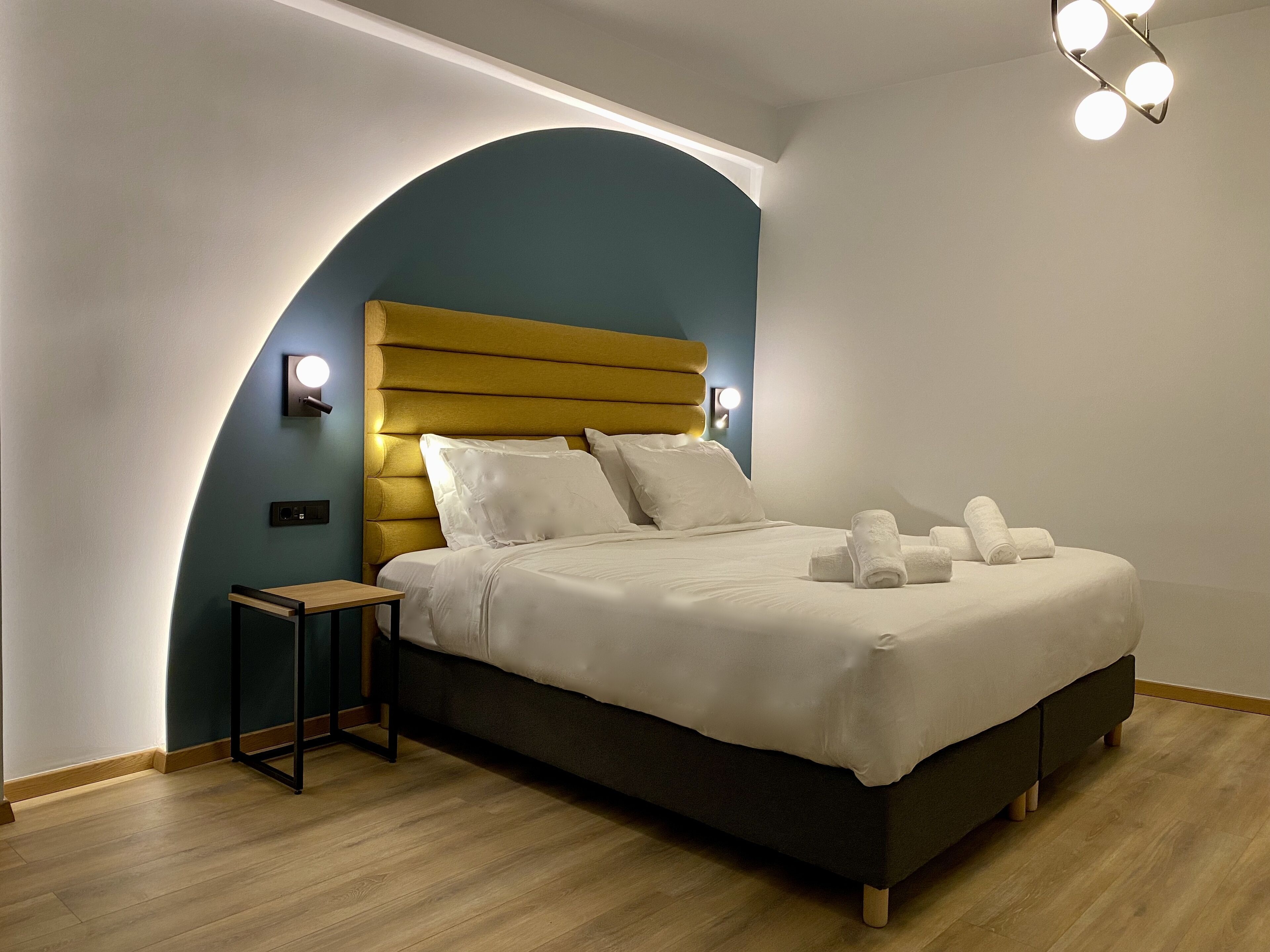 Escritorio, insonorización, wifi gratis y ropa de cama 