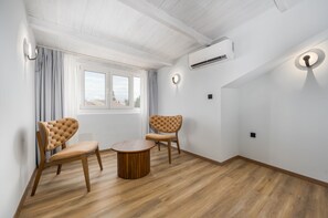 Premium Attic Room | Työpöytä, äänieristys, ilmainen Wi-Fi, vuodevaatteet