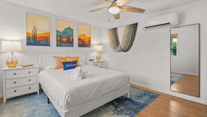Unclassified image, 5 of 51, button - LUX w/Guest House, Pool, Putt, Mins to Old Town (Scottsdale)