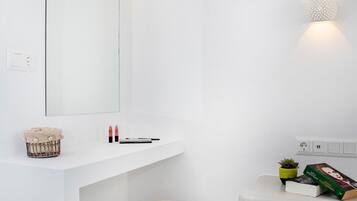 Deluxe Apartment | 2 bedrooms, premium bedding, memory foam beds, individually decorated