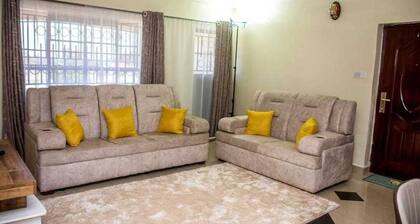 Exquisite 2BR Apartment (En-suite) near Rupa Mall