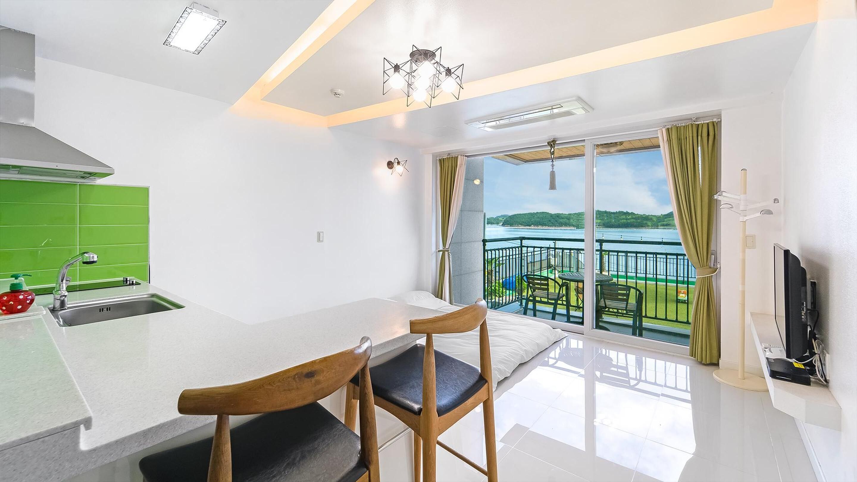 Basic Room, 1 Bedroom (Adong 102(Ocean view, with Pet)) | 1 bedroom, free WiFi