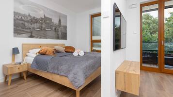 Iron/ironing board, WiFi, bed sheets