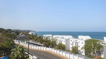 Apartment (4 Bedrooms) | Front of property