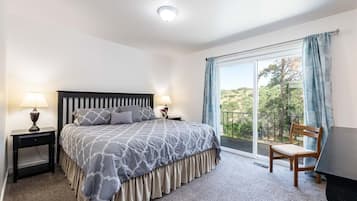 3 bedrooms, iron/ironing board, travel cot, free WiFi