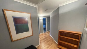 Unclassified image, 5 of 11, button - Deluxe 2 Bedroom Apartment in Canary Wharf (London)
