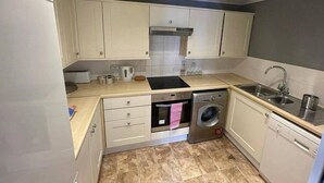Unclassified image, 4 of 11, button - Deluxe 2 Bedroom Apartment in Canary Wharf (London)