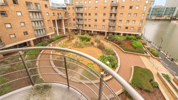 Unclassified image, 1 of 11, button - Deluxe 2 Bedroom Apartment in Canary Wharf (London)