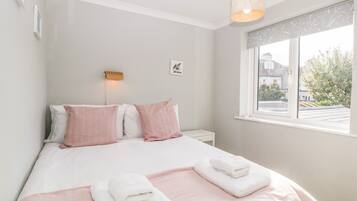 3 bedrooms, individually decorated, individually furnished, free WiFi