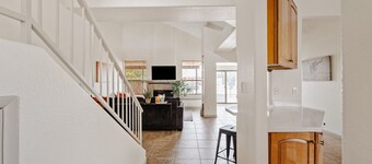 Lakefront Home | Community Pool & Hot Tub