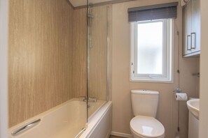 Cabin, Multiple Beds | Bathroom | Combined shower/bathtub, deep-soaking bathtub, hair dryer, towels - Luxury Lodge's Loch Earn (Crieff)