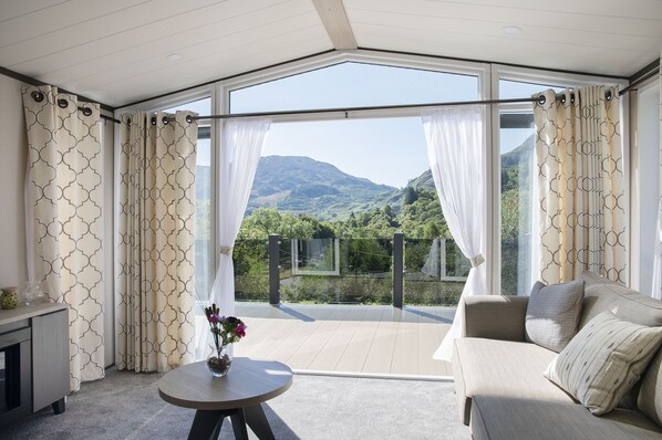 Cabin, Multiple Beds | Living room - Luxury Lodge's Loch Earn (Crieff)