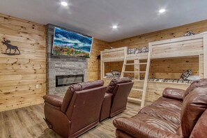 Interior - A Hillside Getaway- 10 minutes from Soaky Mountain Waterpark!  Free Tickets! (Sevierville)