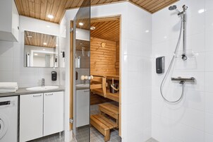 Shower, towels