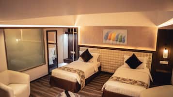 1 bedroom, down duvets, minibar, in-room safe