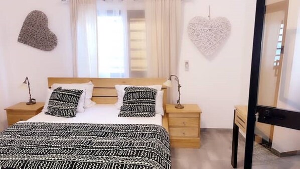 2 bedrooms, desk, iron/ironing board, free WiFi