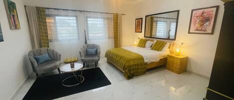 1 dormitorio, escritorio, tabla de planchar con plancha y wifi gratis