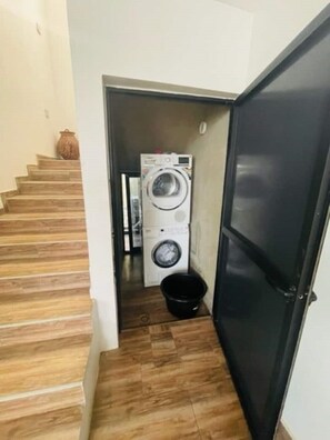 Interior - Apartment 1 room apartment near beach & center (Lomé)