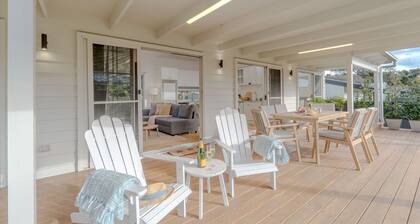 Sunshine Cottage – charming weatherboard retreat tucked away in a peaceful cul-de-sac