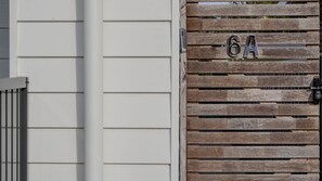 Exterior detail - Sunshine Cottage - pet-friendly retreat (Culburra Beach)