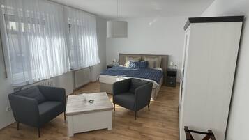 1 Schlafzimmer, Zimmersafe, Schreibtisch, kostenloses WLAN