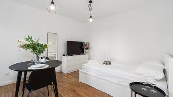 Studio, Kitchen | Bed sheets