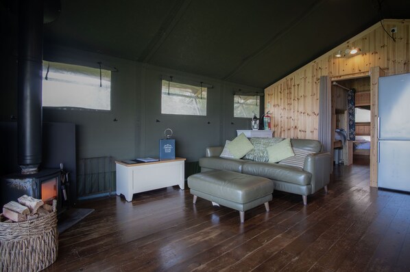 29-inch TV with digital channels - Worms Head Glamping Tent - Llangennith (Swansea)