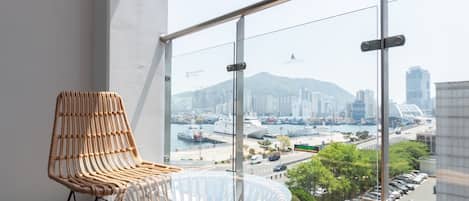 Camera Superior con 2 letti singoli | Con stile personalizzato, con arredamento individuale, Wi-Fi gratuito
