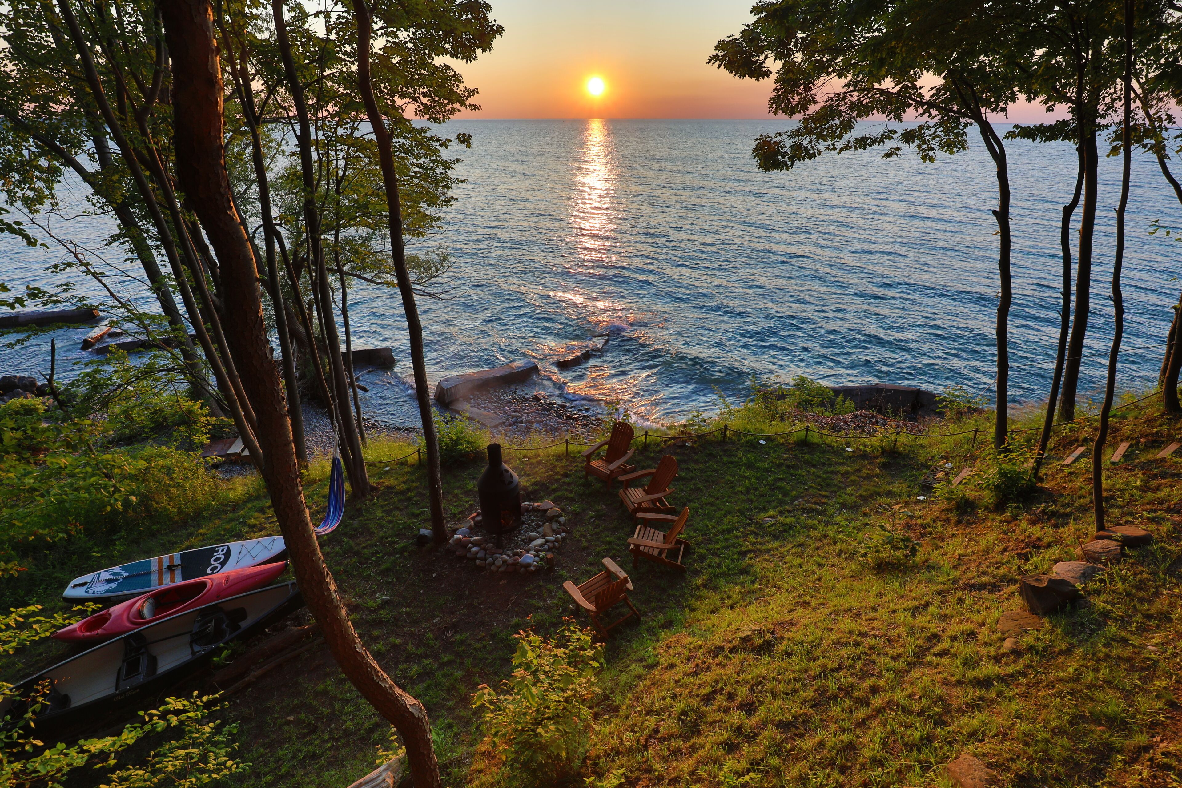 Breathtaking Lakefront Cabin On Lake Ontario with Beach!