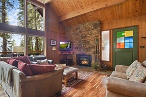House, Multiple Beds, Balcony, Mountain View | Living room | 40-inch TV with digital channels, fireplace - Grandview Chalet (Tahoe City)