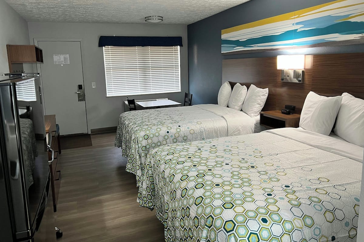 Studio - 2 queensize-sängar - icke-rökare | Skrivbord, arbetsyta för laptop och mörkläggningsgardiner