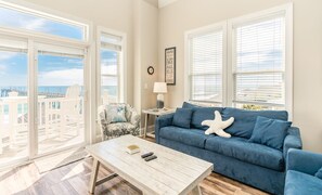 Smart TV - Pier Pressure - Amazing Oceanfront 6 BR Half Duplex; Hot Tub and more! Pet (Surf City)