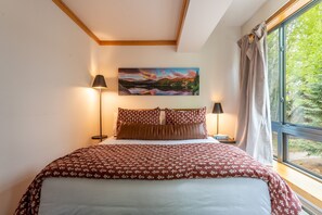 1 bedroom, iron/ironing board, free WiFi, bed sheets - Walking Distance to Mountain House Base Area & Village w/ Slope Views! (Keystone)