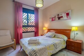 2 bedrooms, iron/ironing board, free WiFi, bed sheets