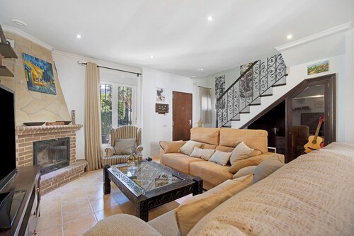 Maison de vacances "Villa Viruta" avec vue sur les montagnes, piscine partagée & Wi-Fi