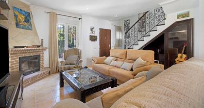 Maison de vacances "Villa Viruta" avec vue sur les montagnes, piscine partagée & Wi-Fi