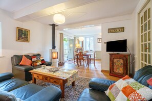 Televisie en een open haard