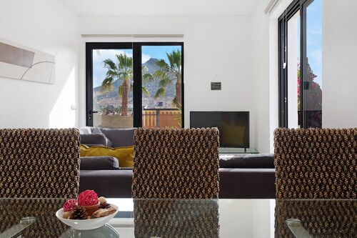 Villa "Recanto Dourado" with Sea View, Private Garden & Wi-Fi