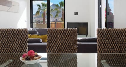 Villa "Recanto Dourado" with Sea View, Private Garden & Wi-Fi