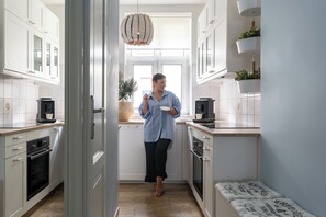 Comfort Apartment | Private kitchenette | Coffee/tea maker, electric kettle, high chair - Lion Apartments - Parkowa 33a Baltica II (Sopot)