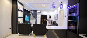 Gorgeous Luxury 2 Bedroom Apartment Gillant Luxury Homes