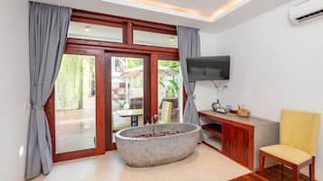 Studiosvit Grand | Badrum | Hårtork, badrock och handdukar