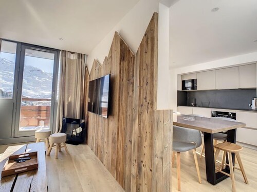 Burons 709/718 by Interhome